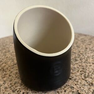 EMILE HENRY MATTE BLACK LARGE SALT PIG, NEW.